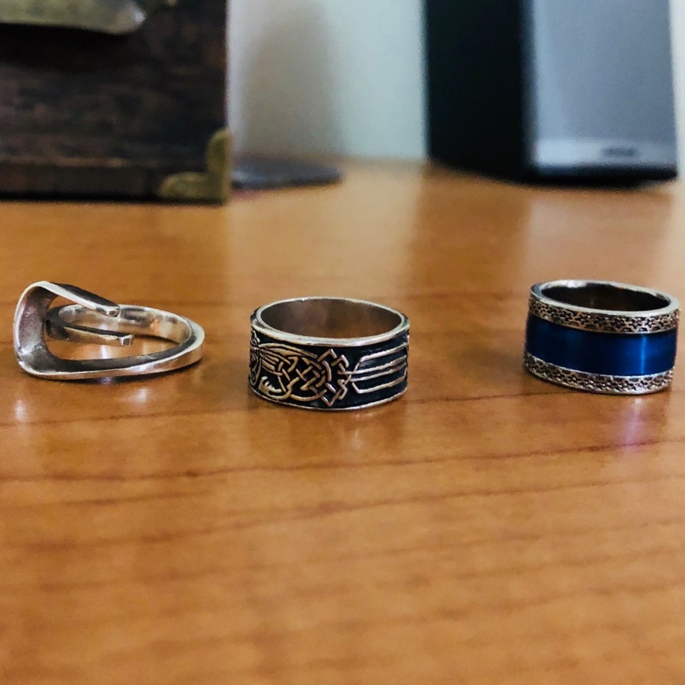 Set of 3 Silver Rings for a Metal Look